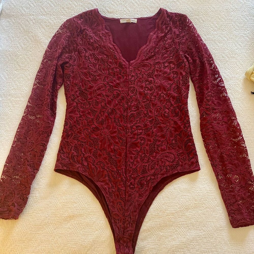 Socialite wine red lace long sleeve bodysuit